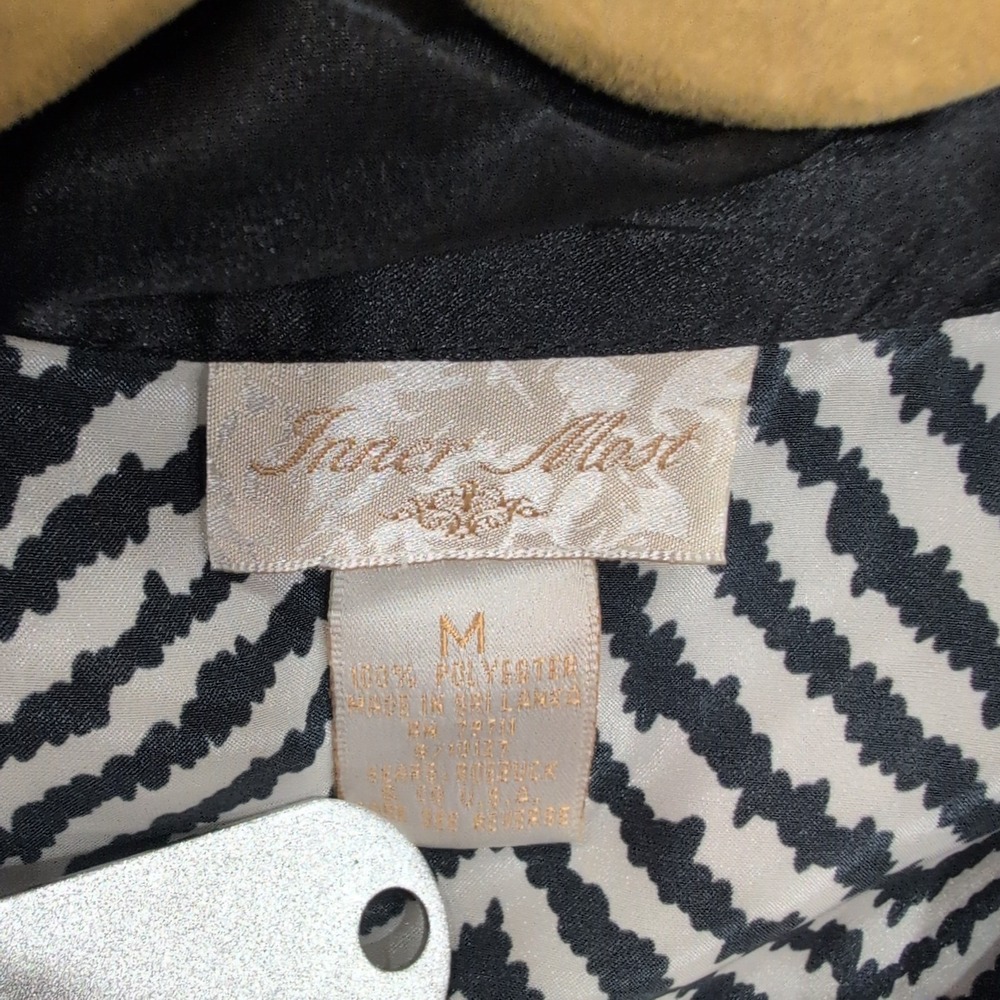 Formost Women's Black White Zigzag Print Short Sleeve‎ Pajama Top Size Medium - Picture 2 of 3
